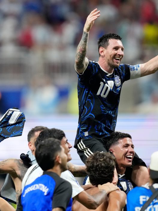 Caleta Olivia y Pico Truncado establecen asueto por triunfo de Argentina en el Mundial